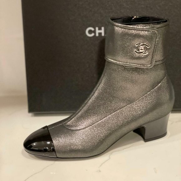 CHANEL 20C Stretch Iridescent Leather CC Logo Ankle Booties Boots Heels - Picture 3 of 12